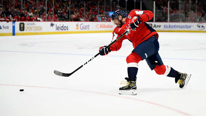 Washington Capitals left wing Alex Ovechkin, NHL, goals record, Gordie Howe, Wayne Gretzky